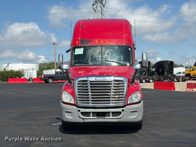 Image of Freightliner Cascadia equipment image 1