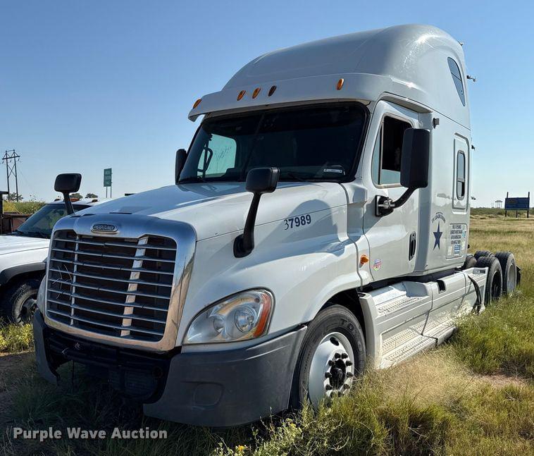 Image of Freightliner Cascadia Primary image
