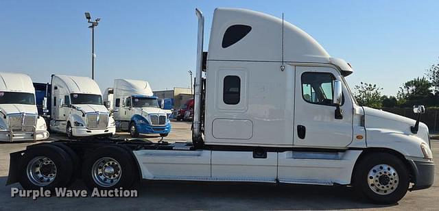 Image of Freightliner Cascadia equipment image 3