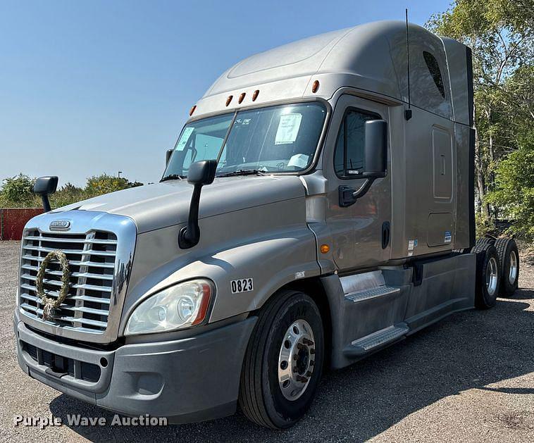 Image of Freightliner Cascadia Primary image