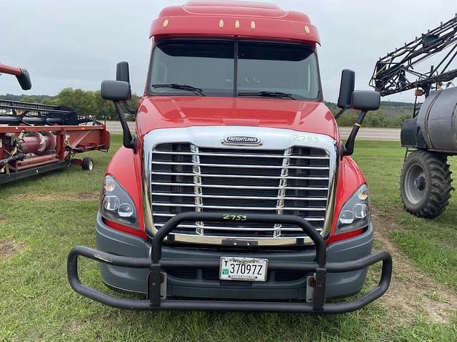 Image of Freightliner Cascadia equipment image 1