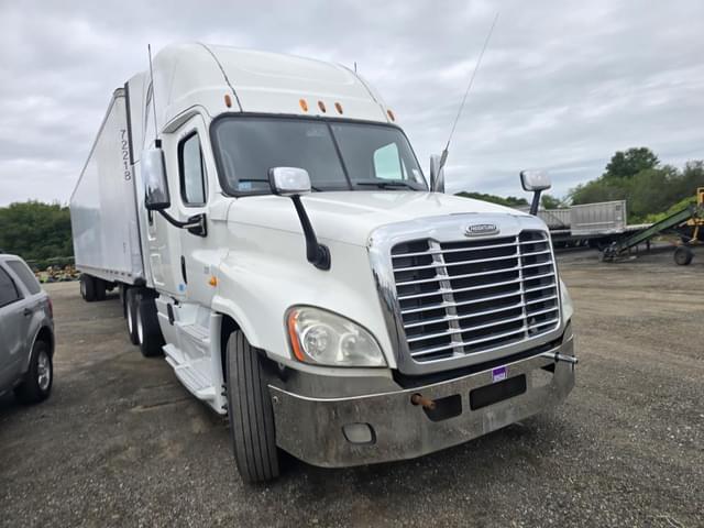 Image of Freightliner Cascadia equipment image 2