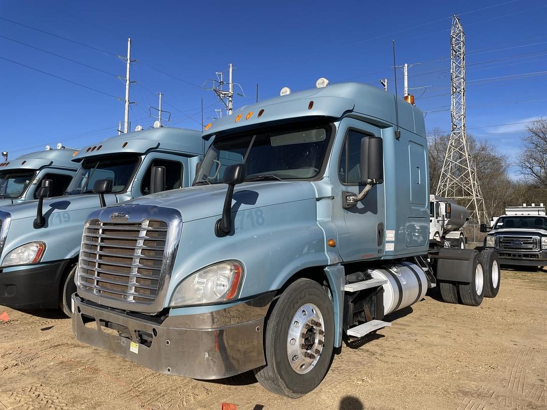 Image of Freightliner Cascadia Primary image