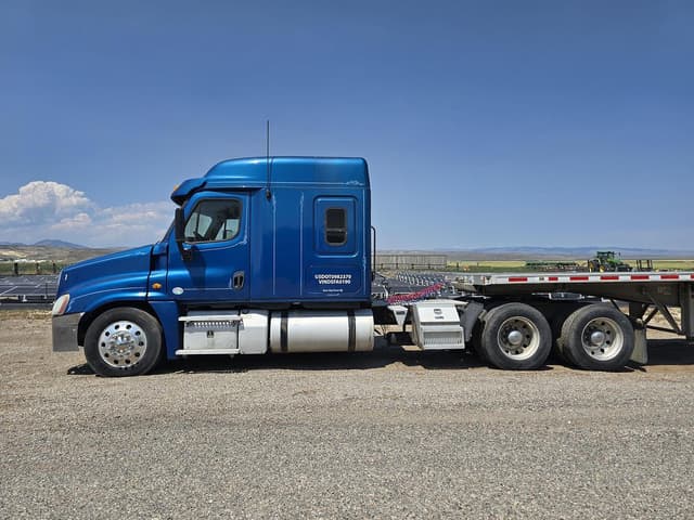 Image of Freightliner Cascadia equipment image 1