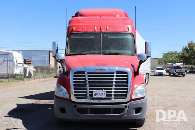 Image of Freightliner Cascadia equipment image 1