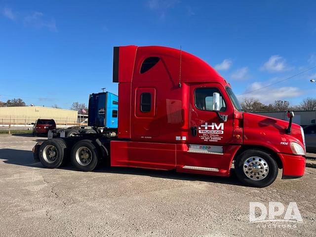 Image of Freightliner Cascadia equipment image 2