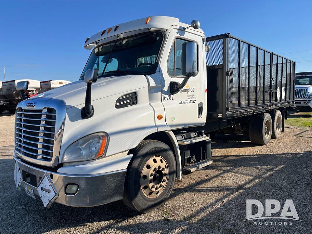 Image of Freightliner Cascadia Primary image