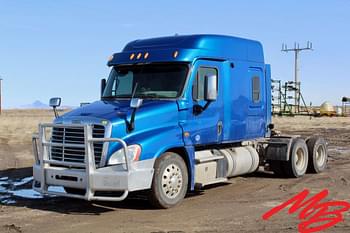 2013 Freightliner Cascadia Equipment Image0