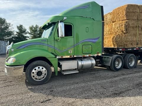 Image of Freightliner Columbia 120 equipment image 1