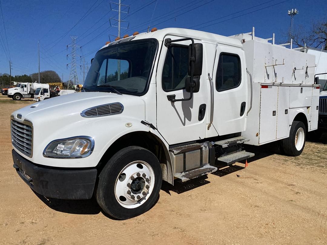 Image of Freightliner Columbia Primary image