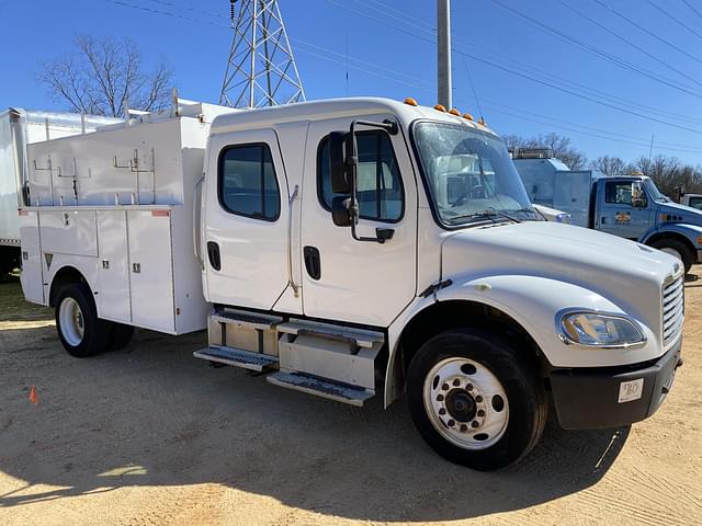 Image of Freightliner Columbia equipment image 3