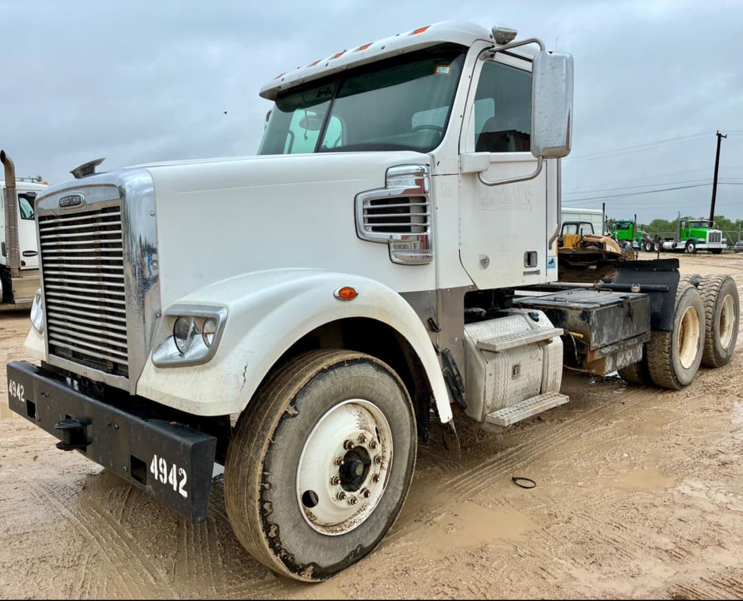 Image of Freightliner Coronado 122 Primary image