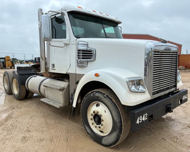 Image of Freightliner Coronado 122 equipment image 2