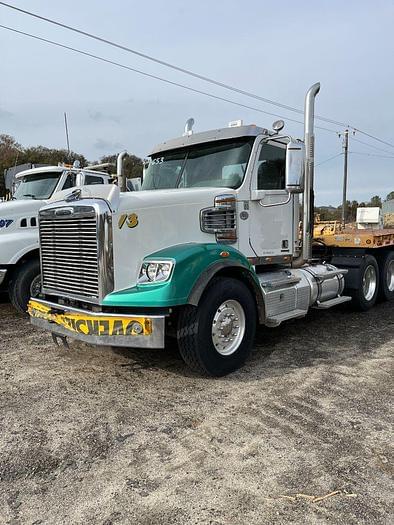 Image of Freightliner 122SD Primary image