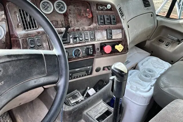 Image of Freightliner Coronado 122 equipment image 4