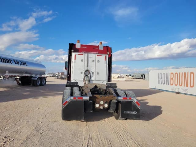 Image of Freightliner Coronado 132 equipment image 3