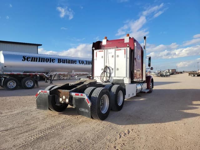 Image of Freightliner Coronado 132 equipment image 4