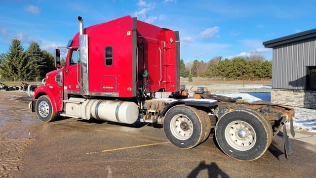Image of Freightliner Coronado equipment image 4