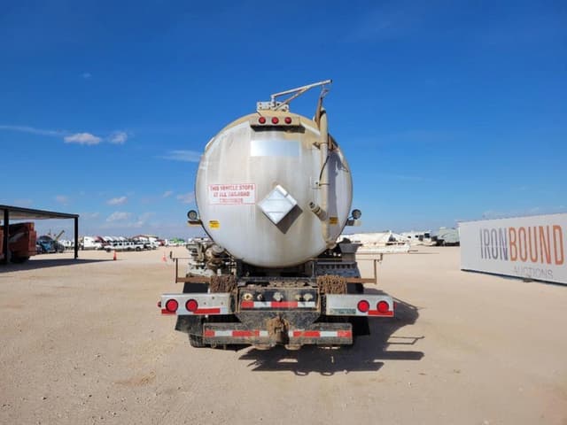 Image of Freightliner Coronado equipment image 3