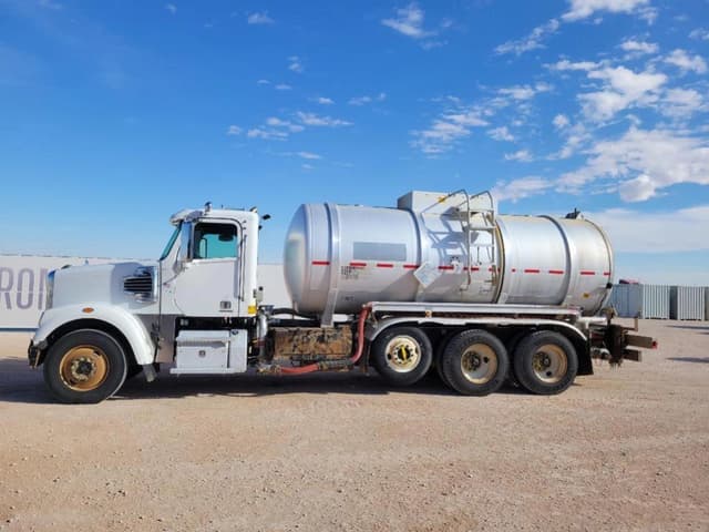 Image of Freightliner Coronado equipment image 1