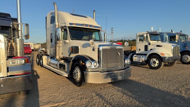 Image of Freightliner Coronado equipment image 2