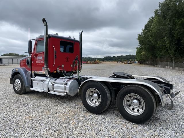 Image of Freightliner Coronado equipment image 1