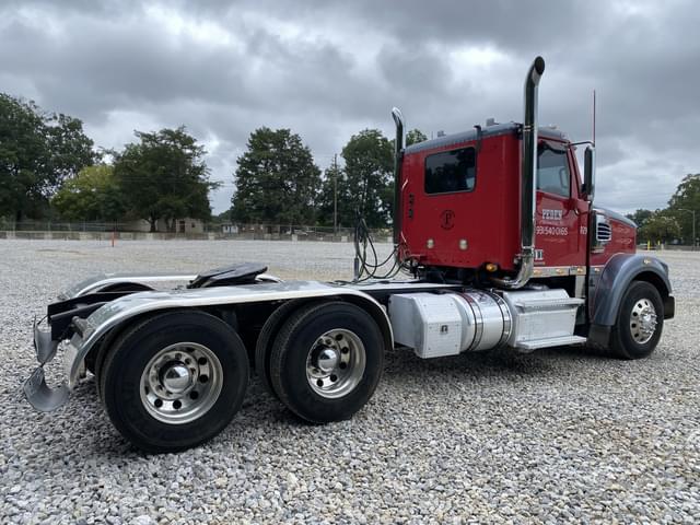 Image of Freightliner Coronado equipment image 2