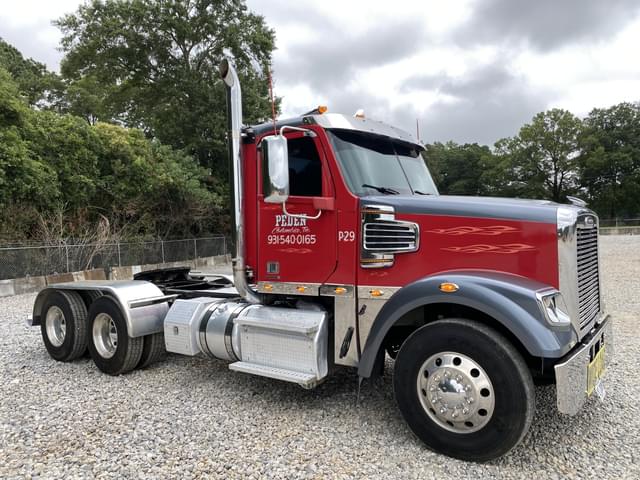 Image of Freightliner Coronado equipment image 3