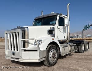 2013 Freightliner Coronado Image