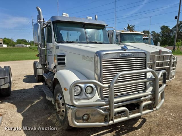 Image of Freightliner Coronado equipment image 2