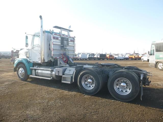 Image of Freightliner Coronado equipment image 3