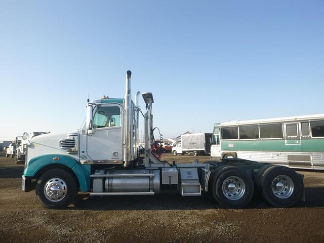 Image of Freightliner Coronado equipment image 4