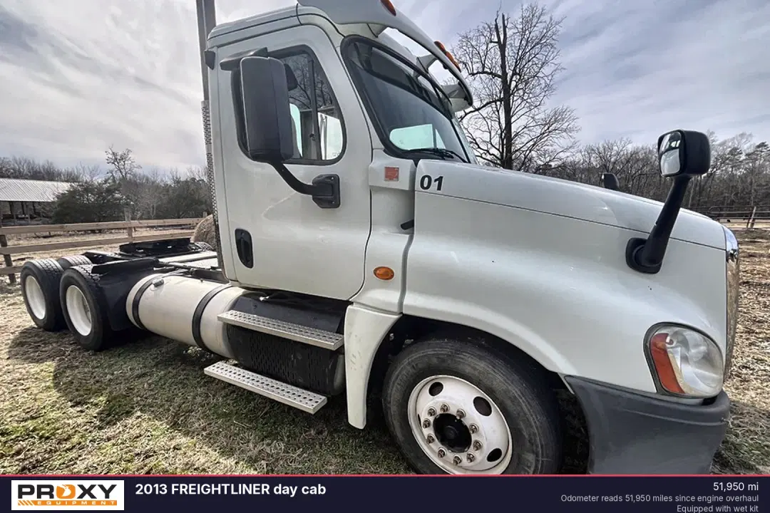 Image of Freightliner Day Cab Truck Primary image