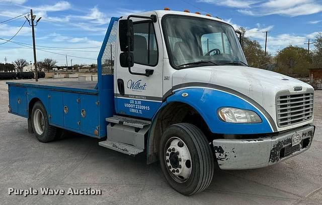 Image of Freightliner FL112 equipment image 2