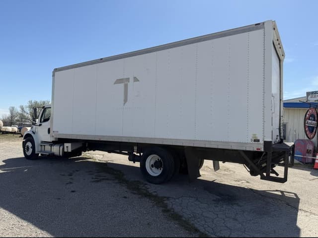 Image of Freightliner M2 equipment image 4