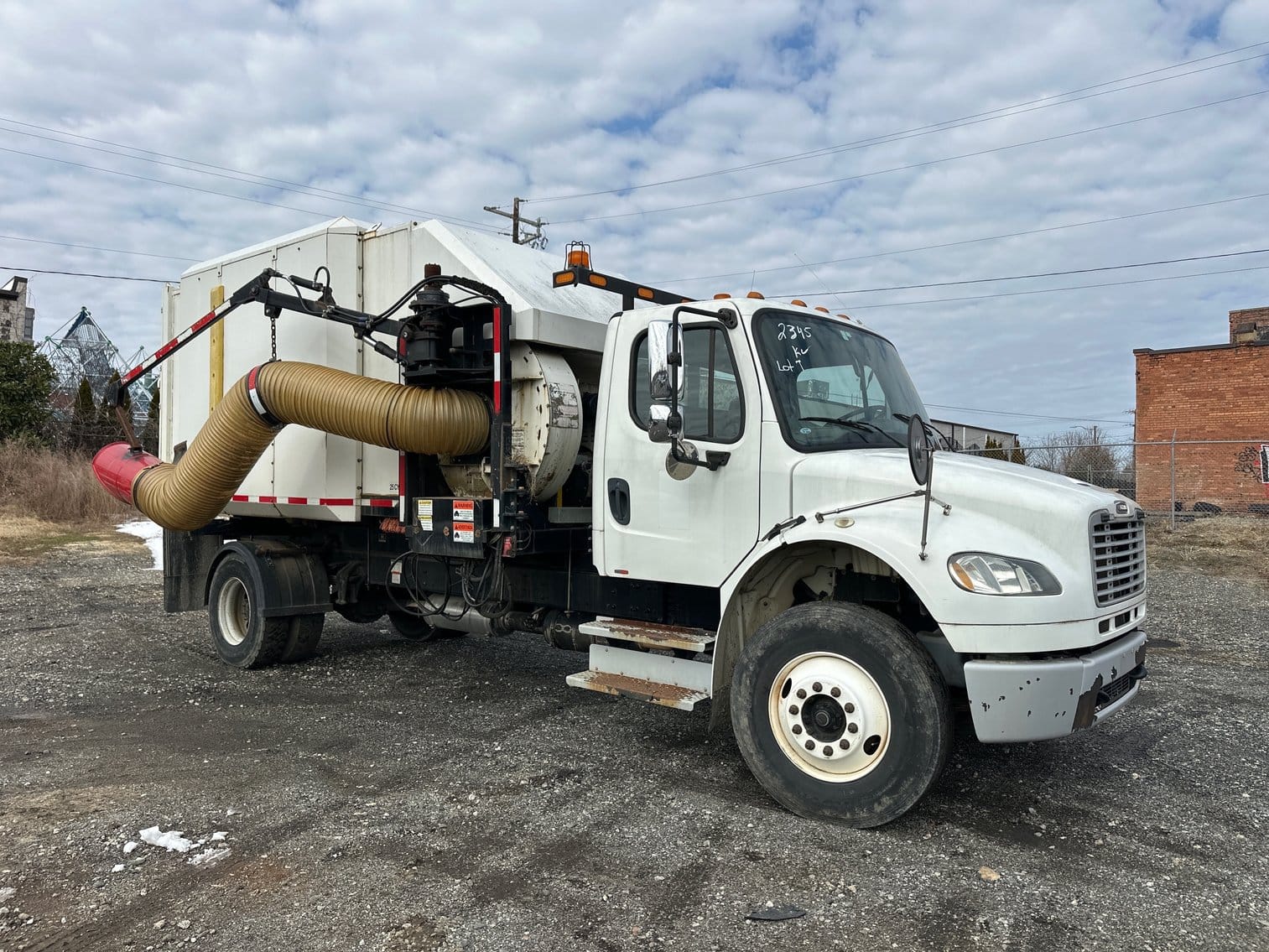 2013 Freightliner M2 106 Equipment Image0
