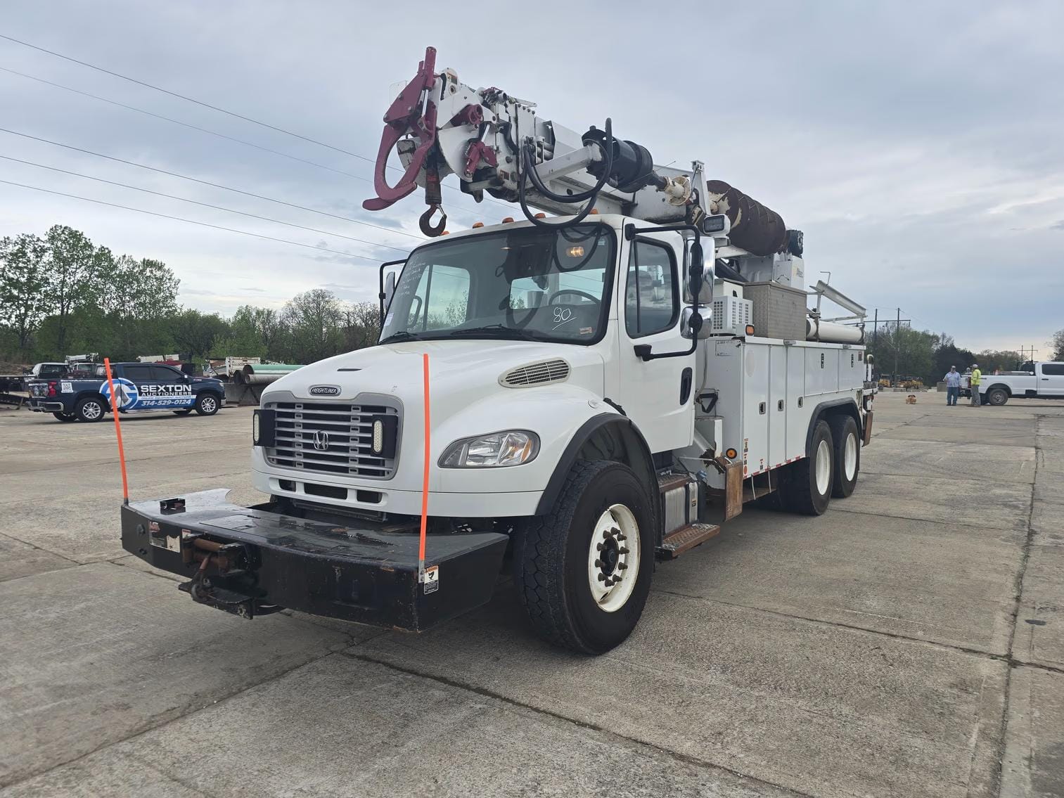 2013 Freightliner M2 106 Equipment Image0
