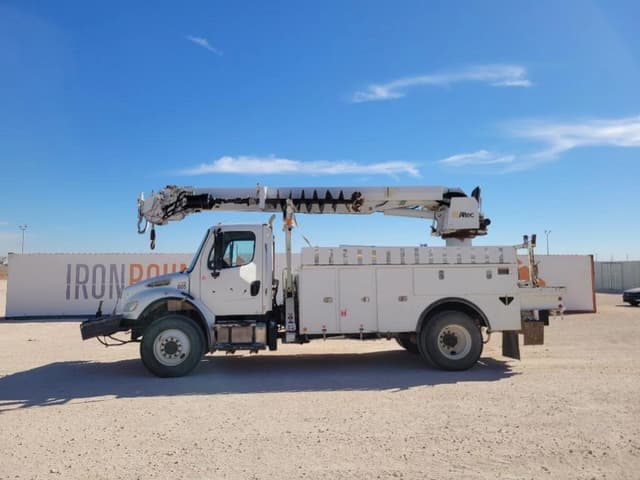 Image of Freightliner M2 106 equipment image 1