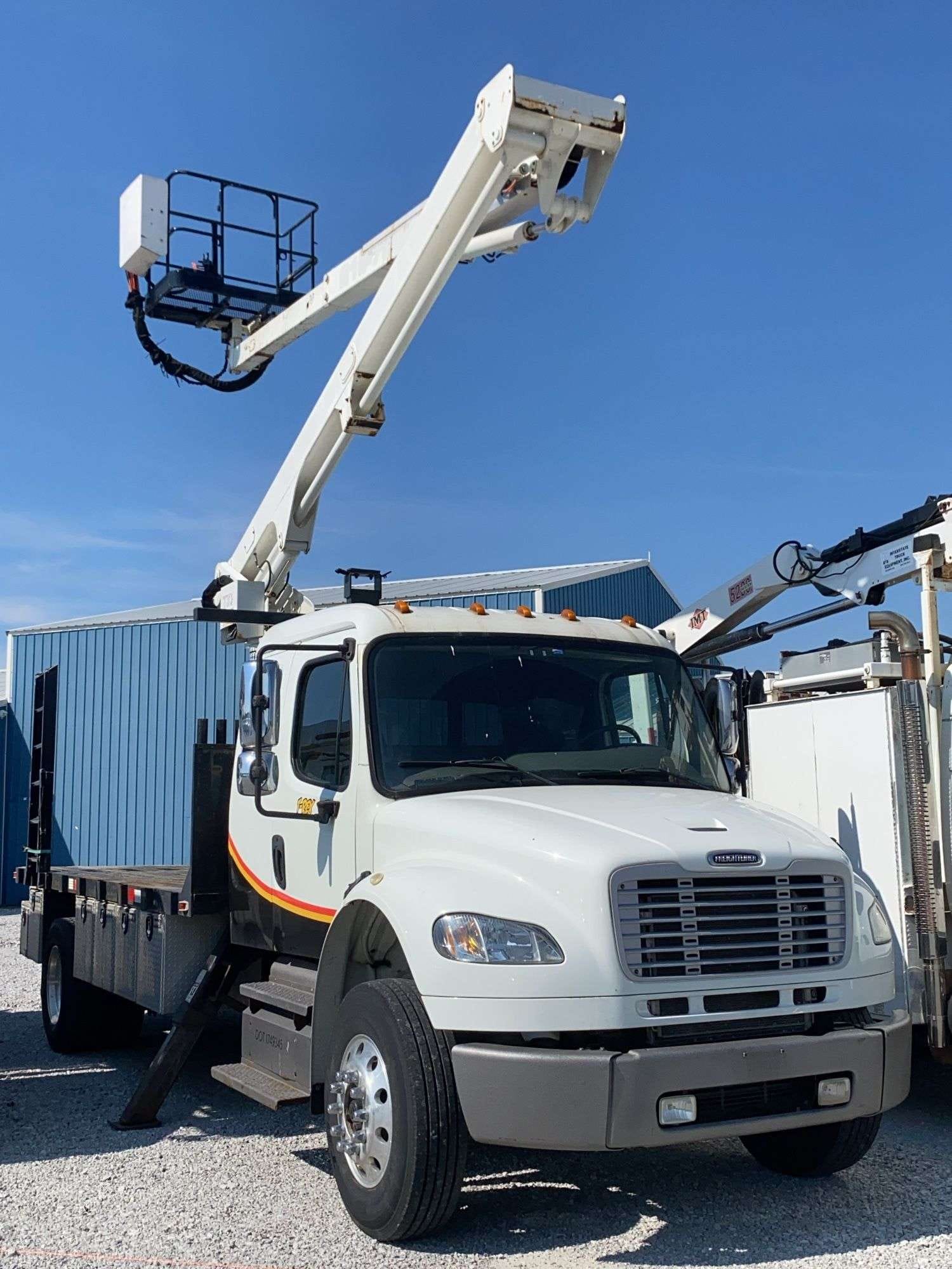 2013 Freightliner M2 106 Equipment Image0