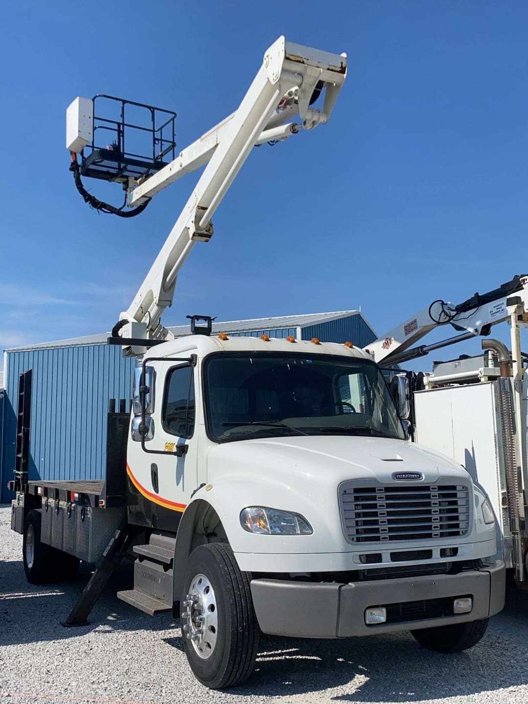 Image of Freightliner M2 106 Primary image