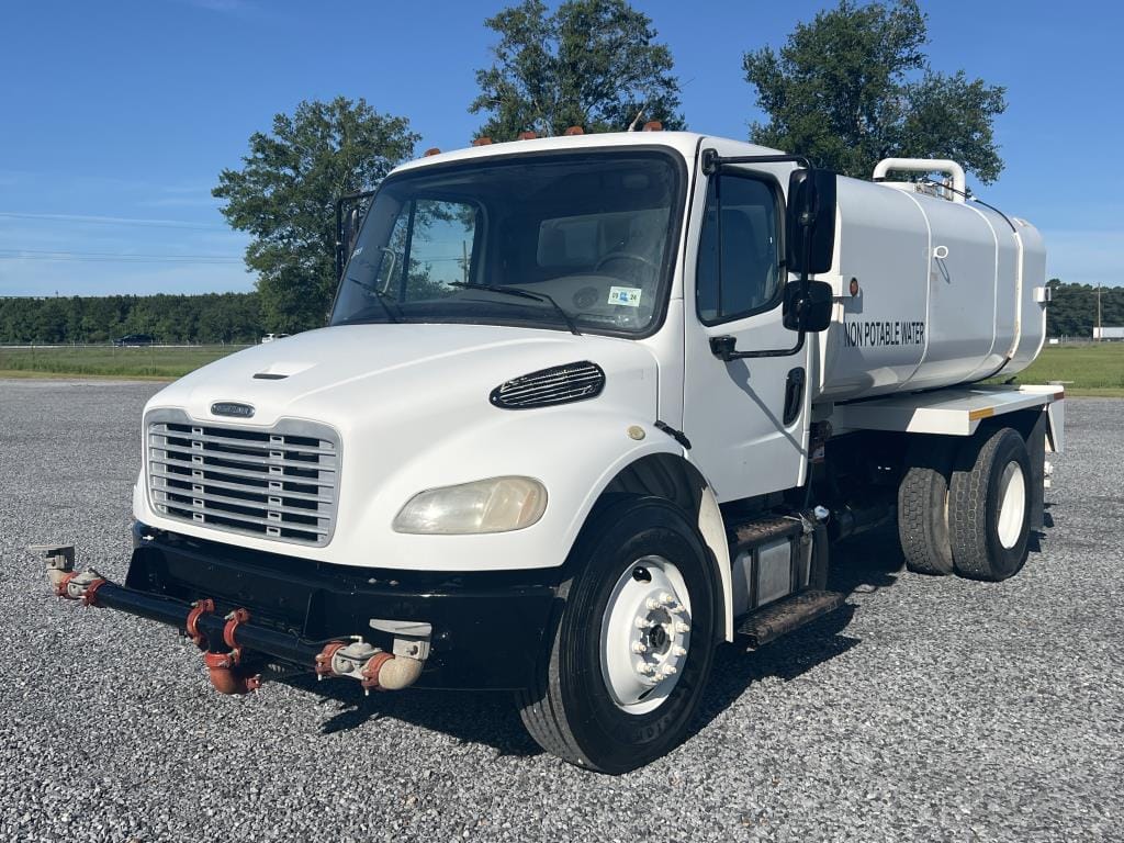 Main image Freightliner M2 106