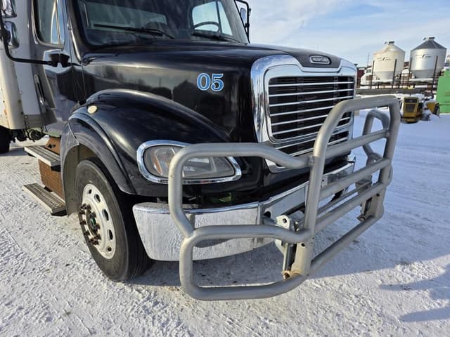 Image of Freightliner M2 equipment image 1