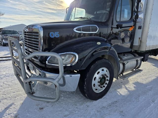 Image of Freightliner M2 equipment image 2