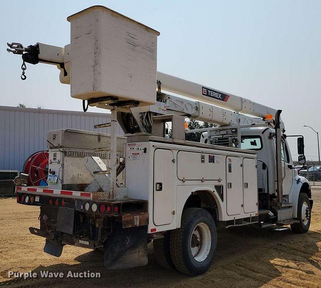 Image of Freightliner M2 equipment image 4