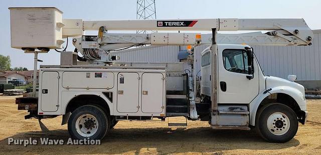 Image of Freightliner M2 equipment image 3