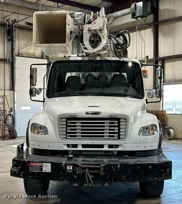 Image of Freightliner M2 equipment image 1