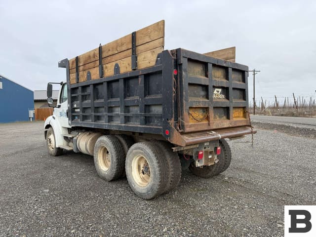 Image of Freightliner M2 equipment image 3