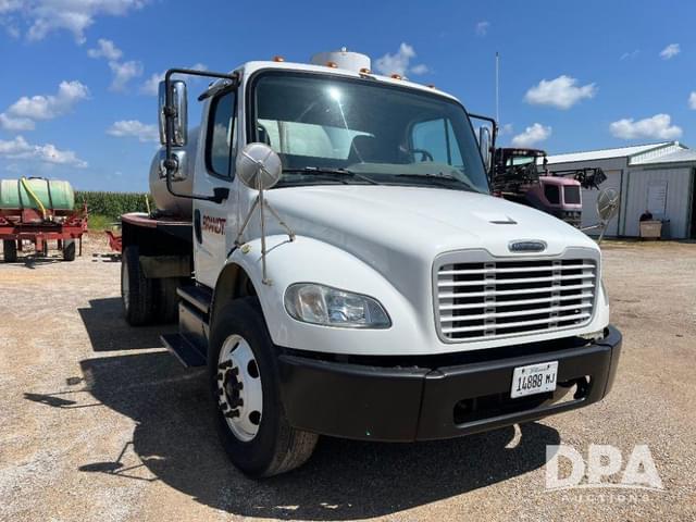 Image of Freightliner M2 equipment image 3