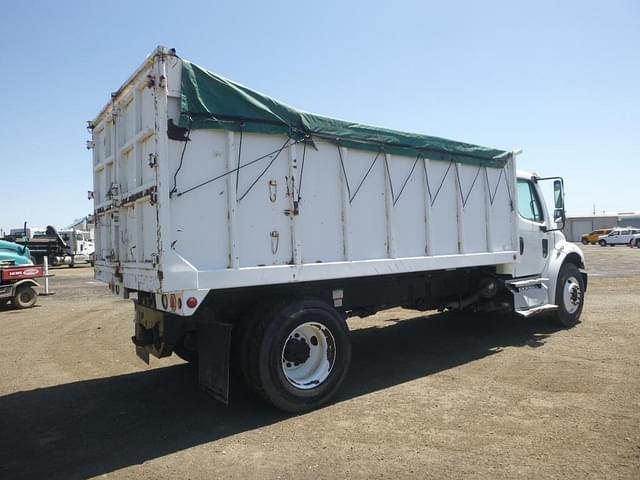 Image of Freightliner M2 equipment image 2