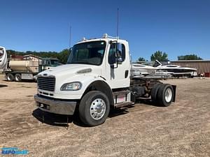 2013 Freightliner M2 Image